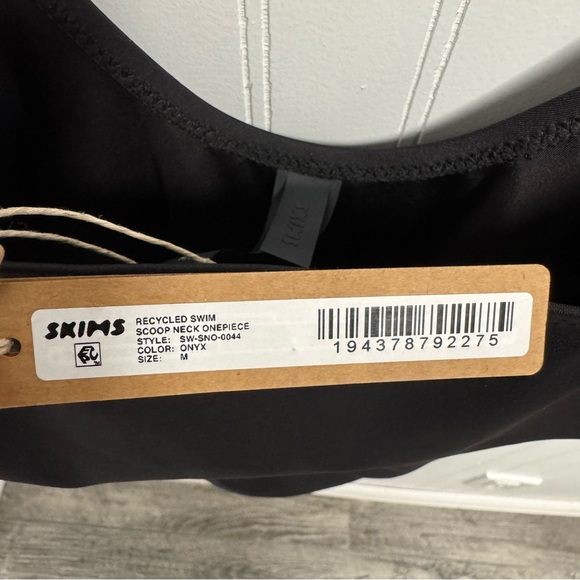 Skims NWT Recycled Swim Scoop Neck Onepiece Onyx Medium - Picture 7 of 8